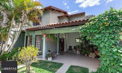 Casa na zona sul de 4 dormitórios 2 vagas - Espirito Santo
