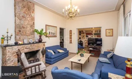 Casa com 3 quartos à venda na Rua Riveira, 562, Petrópolis, Porto Alegre