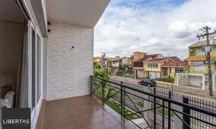 Casa no Jardim Planalto de 3 dormitórios pátio com piscina