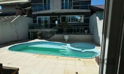 Casa de altíssimo padrão na zona norte de Porto Alegre.