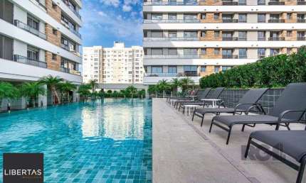 Apartamento no bairro Tristeza de 3 dormitórios e 2 vagas