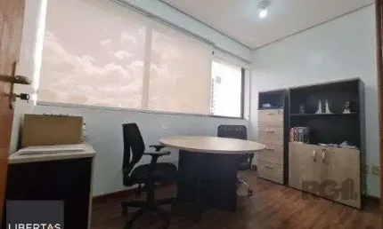 Sala comercial para alugar na Rua José de Alencar, 868, Menino Deus, Porto Alegre