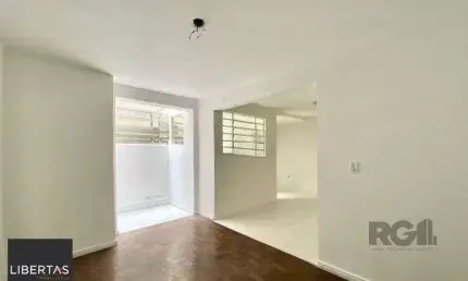 Apartamento no praia de belas de 2 dormitórios desocupado