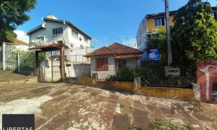 Casa com 3 quartos à venda na Rua Oscar Schneider, 555, Medianeira, Porto Alegre