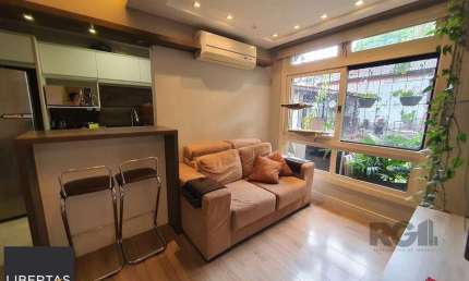 Apartamento com 3 quartos, vagas de garagem, semi mobiliado - 68m² no bairro Medianeira, Porto Alegre/RS