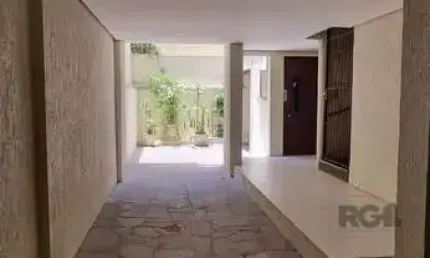 Apartamento de dois quartos e uma vaga de garagem no bairro independência em porto alegre