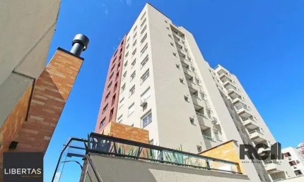 Apartamento de três quartos com suíte e duas vagas de garagem no bairro passo da areia, em porto alegre.