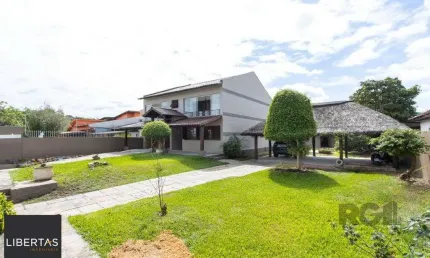 Com 4 dormitórios, incluindo uma suíte, é perfeita para acomodar toda a sua família.