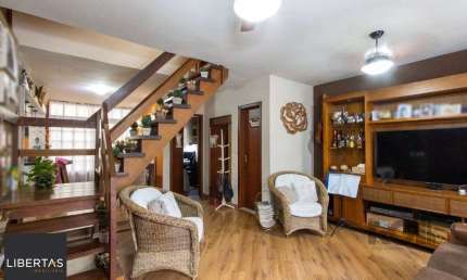 Casa em condomínio, 135m² privativos, 3 quartos, 2 vagas - Bairro Glória