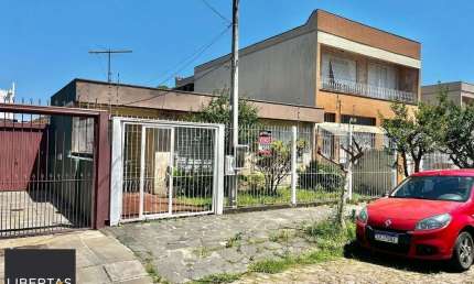 Boa casa térrea, com 03 dormitórios (sendo 01 suíte), sala, 02 banheiros