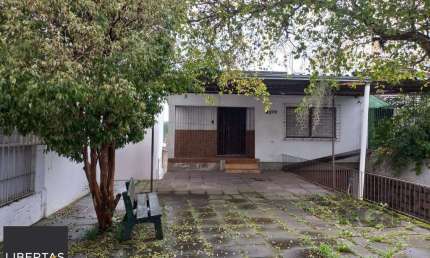 Casa com 3 quartos à venda na Avenida da Cavalhada, 4379, Cavalhada, Porto Alegre