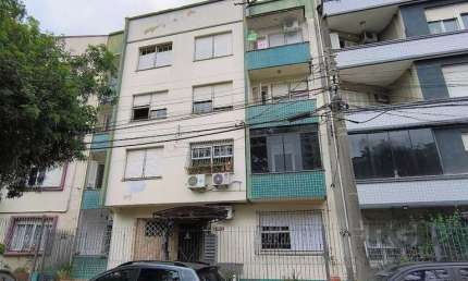 Apartamento 03 dormitórios no Bairro Santana em Porto Alegre.