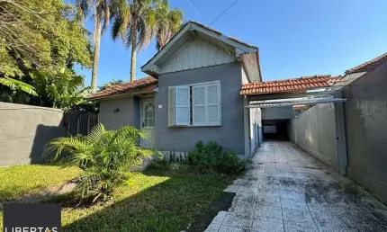 Casa com 3 quartos à venda na Avenida Flamengo, 430, Ipanema, Porto Alegre