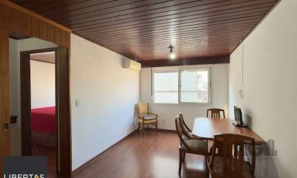 APARTAMENTO 1 DORMITÓRIO COM CHURRASQUEIRA E GARAGEM NO CENTRO HISTÓRICO