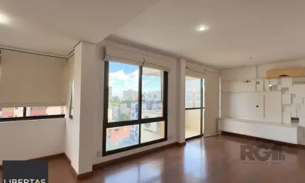 MARAVILHOSA COBERTURA COM VISTA DEFINIDA E MUITA CLARIDADE NO MENINO DEUS