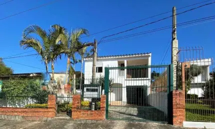 Casa 4 dorm. + 4 vagas 238m² Morro Santana - Porto Alegre