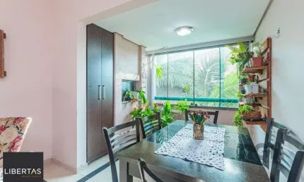 Apartamento 2 dormitórios  com 1 vaga no bairro Teresópolis em Porto Alegre