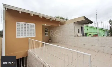 Casa com 2 quartos à venda na Rua Felizardo de Farias, 185, Medianeira, Porto Alegre