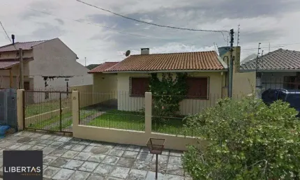 Casa com 2 quartos à venda na Rua Tenente Isolino Segobia, 29, Vila Nova, Porto Alegre