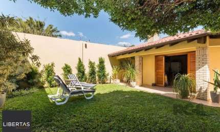 Casa com 3 quartos à venda na Avenida General Barreto Viana, 303, Chácara das Pedras, Porto Alegre