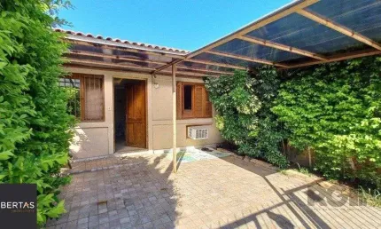 Casa com 2 quartos à venda na Rua Darcy de Bastos Germann, 111, Hípica, Porto Alegre