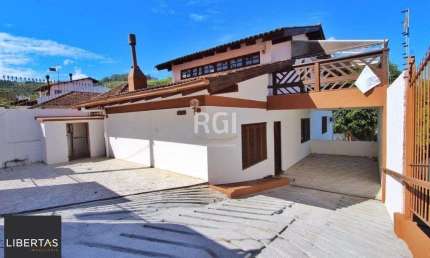 Casa para Venda - 185.29m², 4 dormitórios, sendo 2 suites, Teresópolis