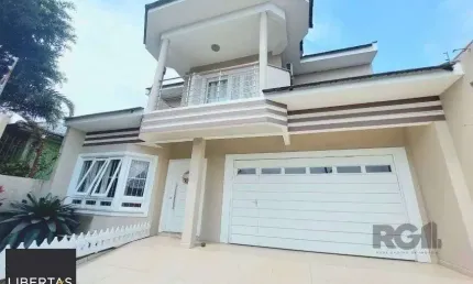 Excelente casa de 250m² com 3 dormitórios no bairro Sarandi.