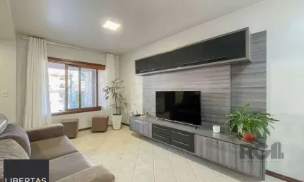 Excelente casa de 121m² com 3 dormitórios e 2 vagas.