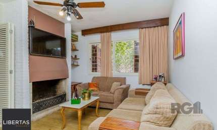 Casa 172m² - 3 dormitórios, 3 vagas no bairro Teresópolis