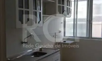 Apartamento 2 quartos, 2 vagas garagem, semi-mobilado na Praia de Belas!