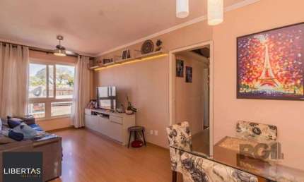 Apartamento com 02 quartos com 01 vaga de garagem coberta e escriturada.