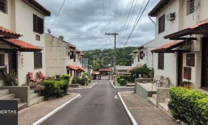 Casa em condomínio fechado com 2 quartos à venda na Avenida Monte Cristo, 100, Vila Nova, Porto Alegre