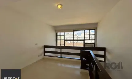 Duplex de uma suíte à venda localizado na avenida independência, no bairro independência em porto alegre.