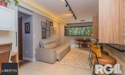 Apartamento com 94m², 3 quartos, 1 suíte, 2 vagas, no bairro Cristo Redentor em Porto Alegre..