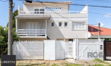 Sobrado novo,  4 quartos (1 suite), 440m² privativos - Bairro Guarujá