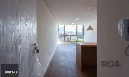 Apartamento em Porto Alegre no Bairro Petrópolis, de 2 quartos, semi mobiliado.