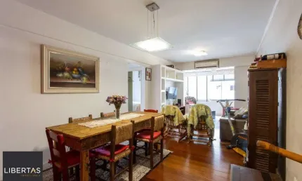 Apartamento com  73m², 2 dormitórios,  área de serviço separada, living 2 ambientes , vaga de garagem escriturada e coberta.