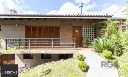Casa com 3 quartos à venda na Rua Eurico Lara, 270, Medianeira, Porto Alegre
