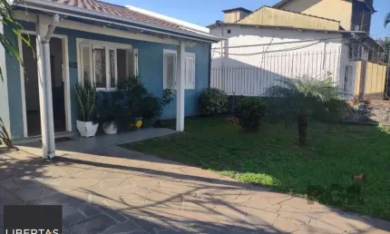 Casa com 250m²,  2 quartos, 1 suite, edícula, no bairro Nonoai