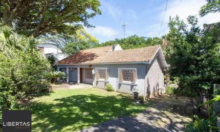Casa com 4 quartos à venda na Rua dos Guaranis, 390, Espírito Santo, Porto Alegre