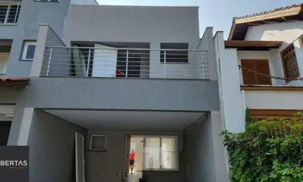 Casa com 2 quartos à venda na Rua Ari Peixoto Martins, 154, Espírito Santo, Porto Alegre
