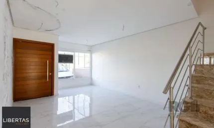 Ótimo sobrado que possui 4 dormitórios sendo 4 suítes.