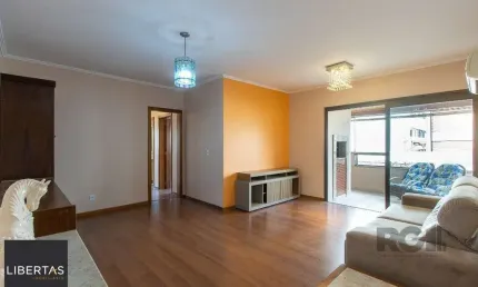 Apartamento 3 quartos, 1 suite, dependência, sacada com churrasqueira, 2 vagas - bairro menino deus