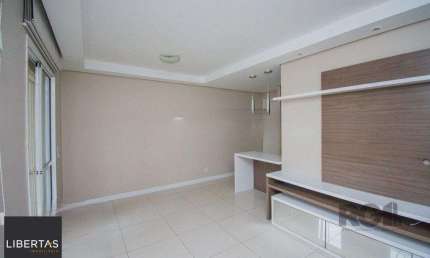 Apartamento com 3 dormitórios, 1 vaga escriturada e pátio privativo no Bairro Humaitá