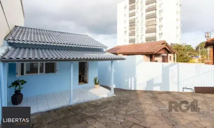 Casa com 2 quartos à venda na Avenida Eduardo Prado, 108, Cavalhada, Porto Alegre
