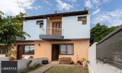 Excelente oportunidade de casa à venda em condomínio fechado no reserva guarujá, localizado na avenida da serraria em porto alegre.