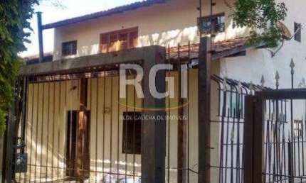 Casa para Venda - 200m², 4 dormitórios, sendo 1 suites, 3 vagas - Sarandí