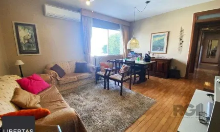Apartamento de 03 dormitórios no bairro Santa Cecilia em Porto Alegre
