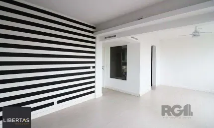 Venda Apartamento 3 quartos,  no bairro Moinhos de Vento com 2 banheiros, 1 lavabo, sem garagem