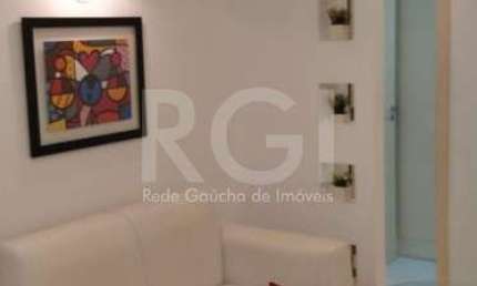Sala comercial com 40m² privativos localizado no bairro Petrópolis em Porto Alegre/RS.